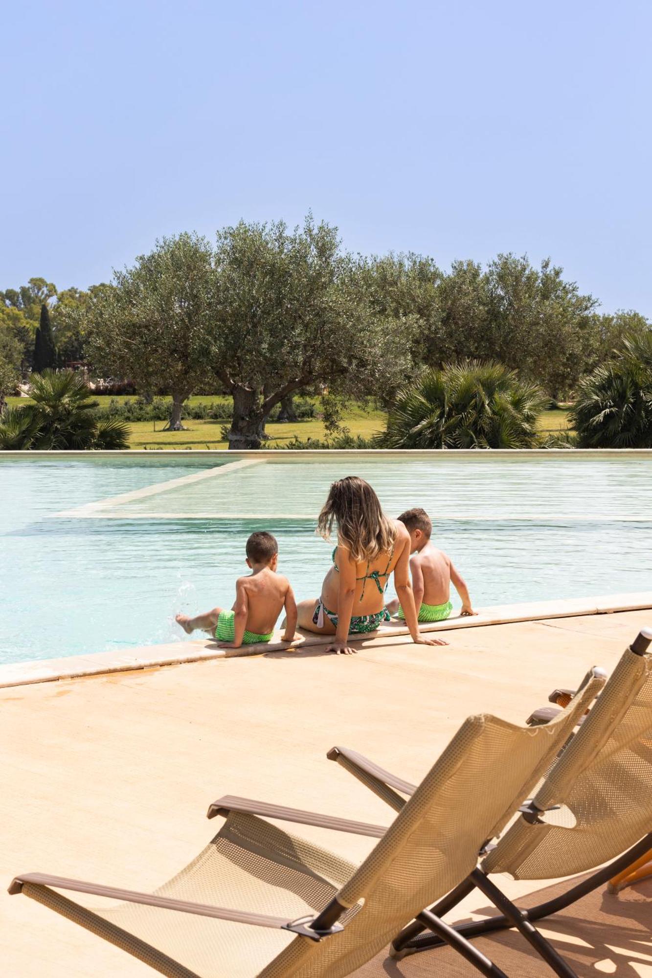 Agua Green Resort Reitani Bagian luar foto